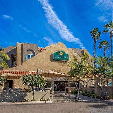 La Quinta By Wyndham Carlsbad - Legoland Area Hotel Exterior photo